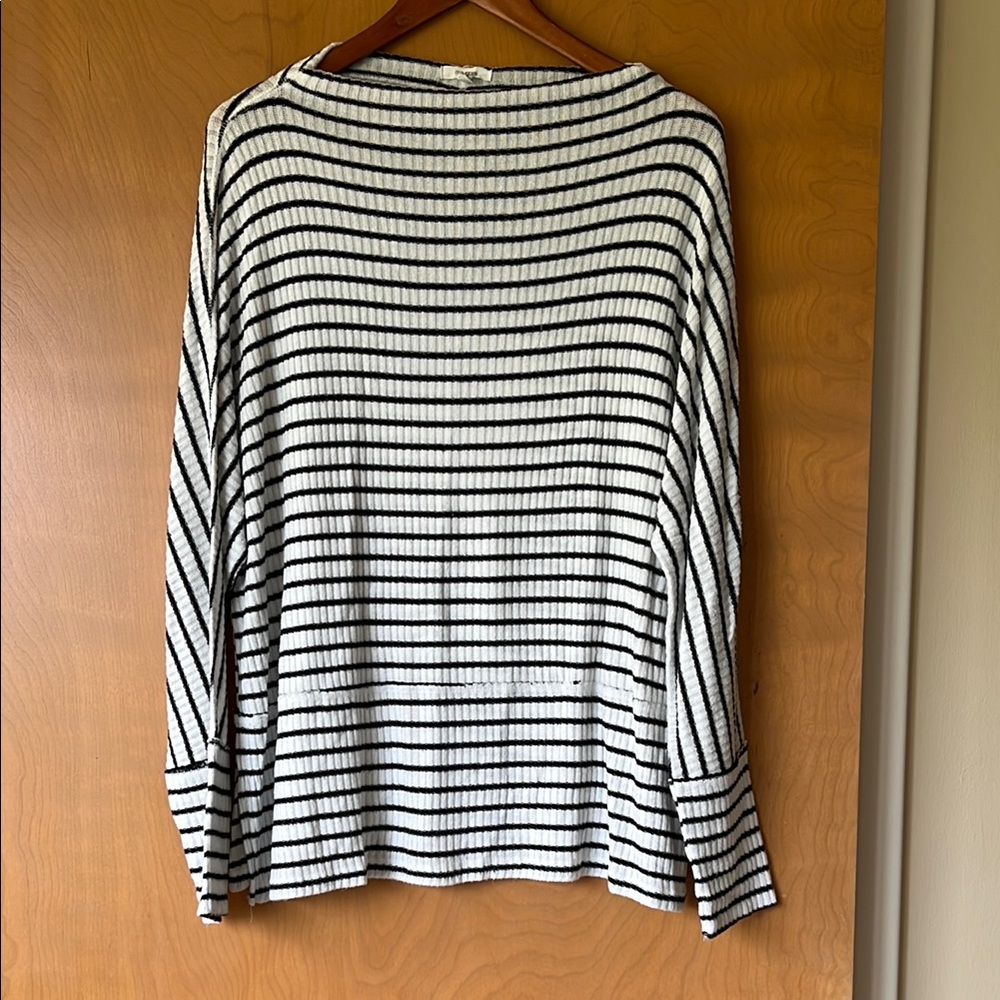 Maurices Black and White Ribbed Long Sleeve Sweatshirt